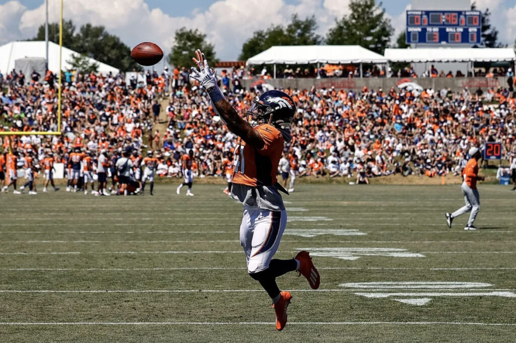 Broncos en entrenamiento