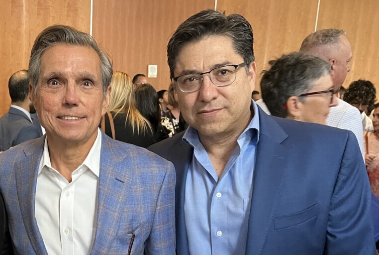 Líderes hispanos presentes en juramentación nuevo Alcalde de Denver