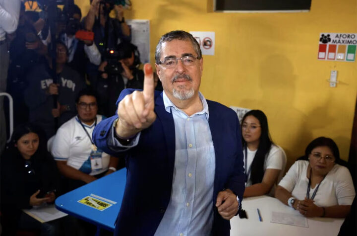 Bernardo Arévalo gana presidencia de Guatemala