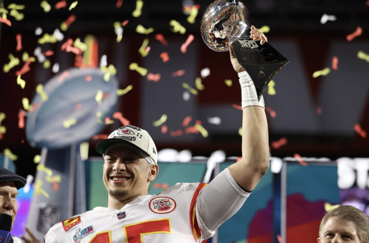 Eligen a Mahomes como mejor jugador de 2023