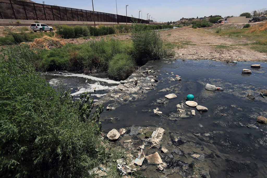 Denuncian contaminación del río Bravo