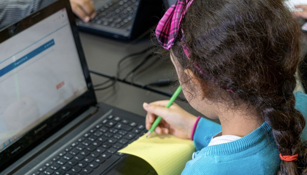 Third grade Hispanics did not reach proficiency level in language Hispanos de tercer grado no alcanzaron nivel de competencia en lectura
