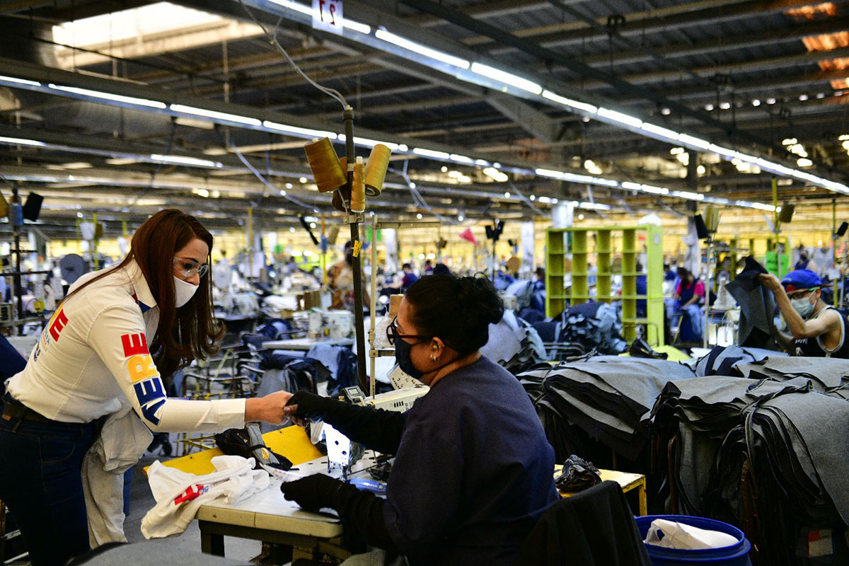 Resuelven conflicto laboral