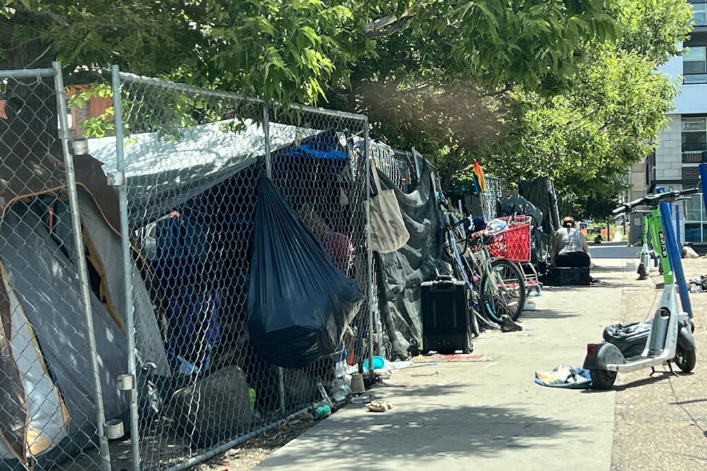 7-day Ultimatum to Evacuate Camps Representing Health and Safety Risks in Denver Ultimátum de 7 días para desalojar campamentos que representen riesgos a salud y seguridad en Denver