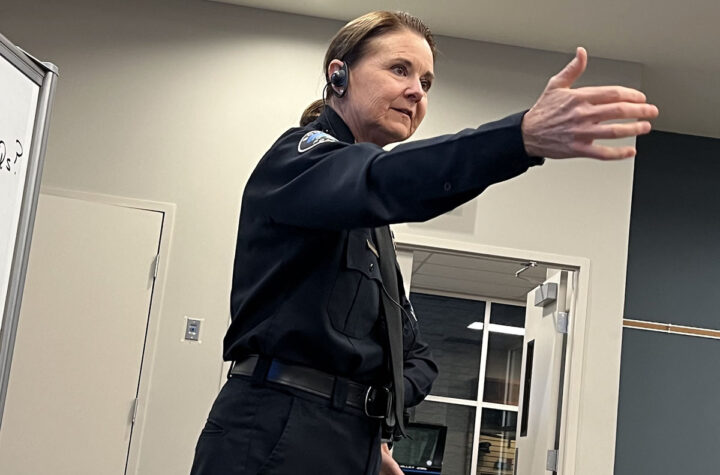 Boulder Police Changes Approach to Hispanic Community Policía de Boulder cambia modelo de relación con la comunidad hispana
