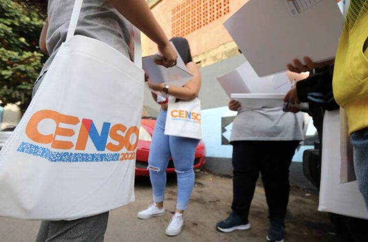 Disminuye población