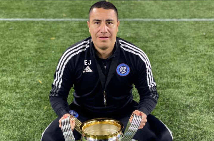 Un mexicano podría dirigir a Rapids