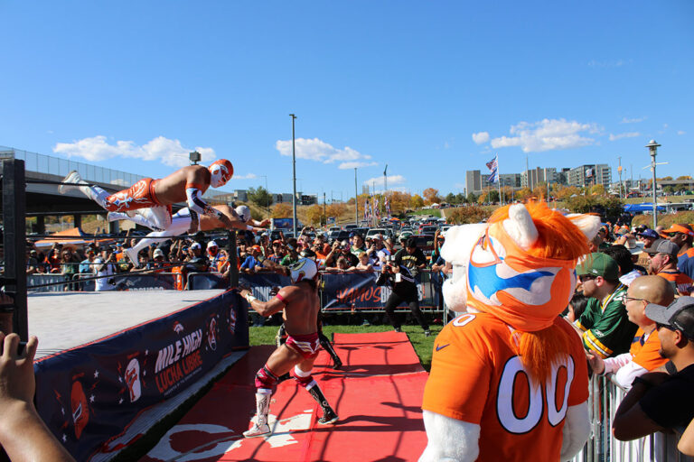 Lucha Libre con Místico y Atlantis Jr.