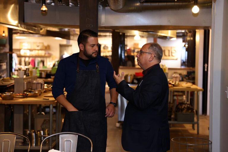 Chef Erasmo Casiano: “Respeto la historia de cada plato que preparo”