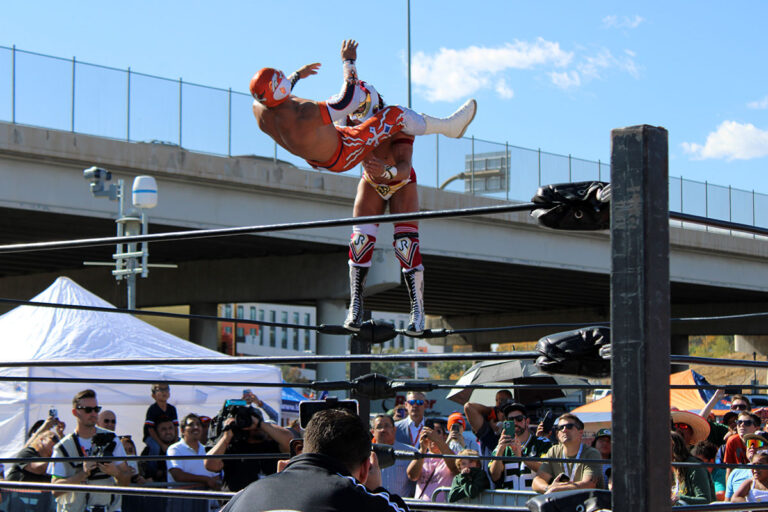 Lucha Libre con Místico y Atlantis Jr.