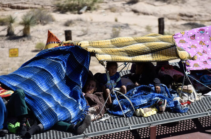 Adams and Douglas Counties Reject Migrants Sent by Denver Adams y Douglas rechazan migrantes enviados por Denver