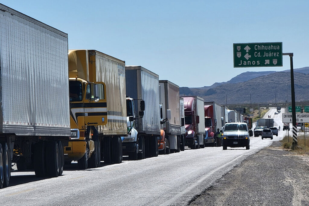 Caos en Juárez por bloqueo a camiones en Texas