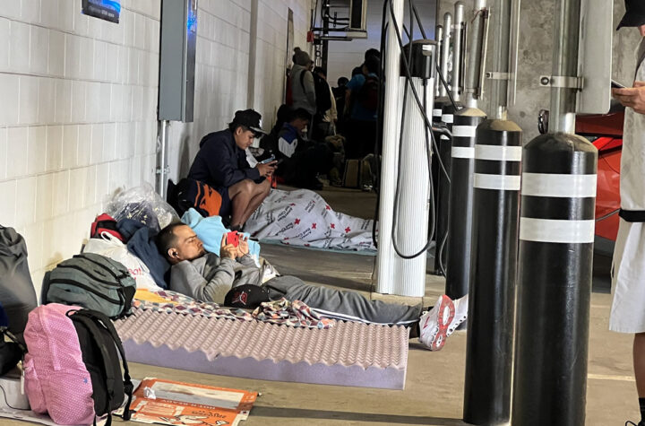 Denver alberga migrantes solo por 14 días