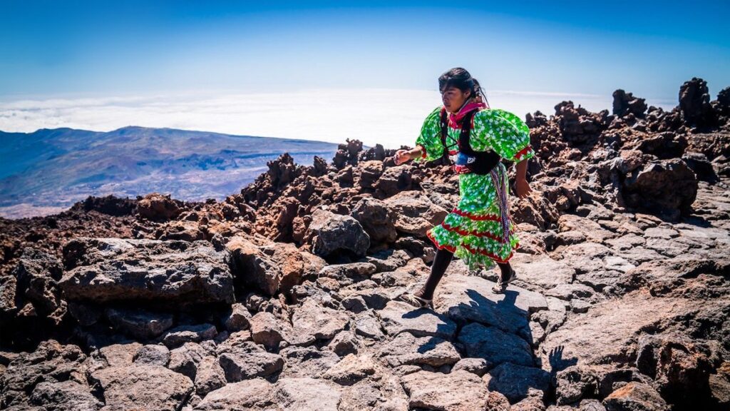 Laureada maratonista tarahumara correrá el primer Latino Ultra Nature Adventure en Boulder