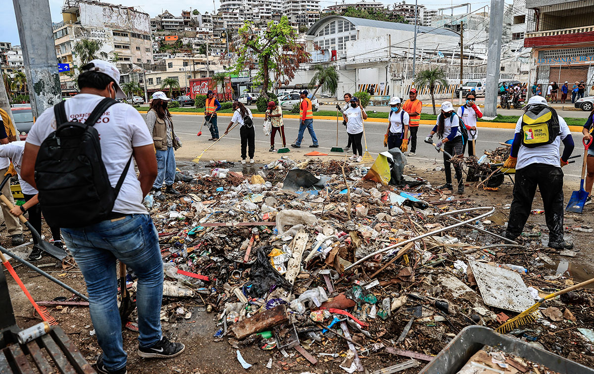 Acapulco permanece devastada