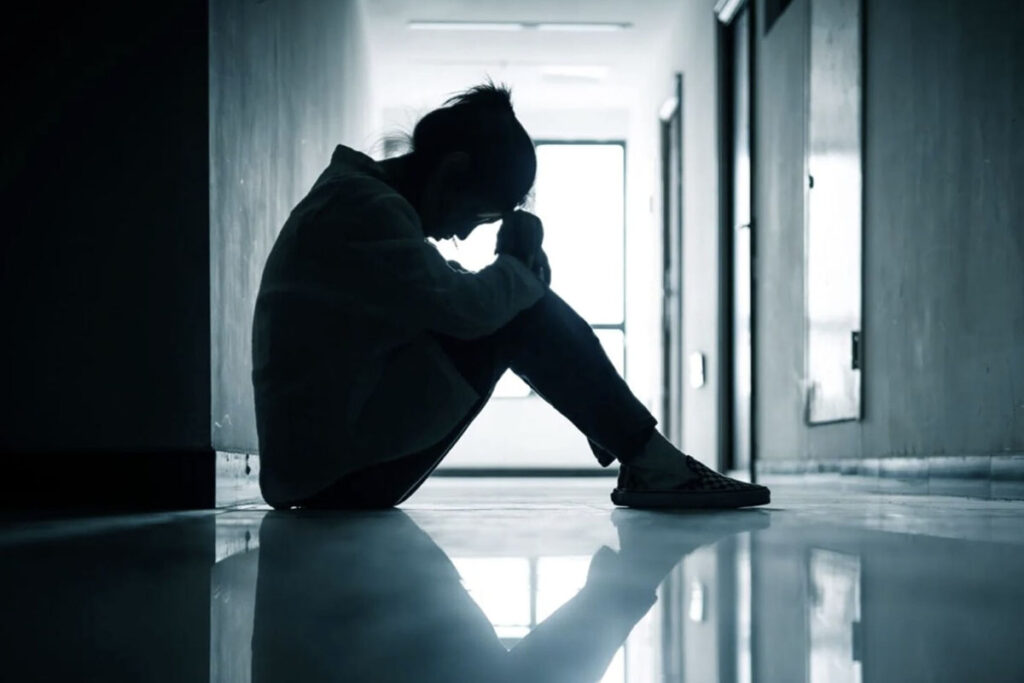 Jóvenes hispanos con alta incidencia de pensamientos suicidas en Colorado