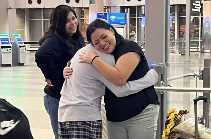 Regresa madre deportada por Trump