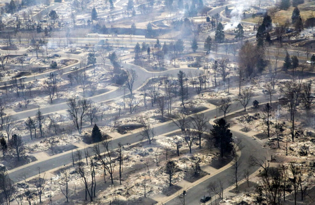 One million Coloradans live at risk of fire Un millón de coloradenses viven en riesgo de incendio