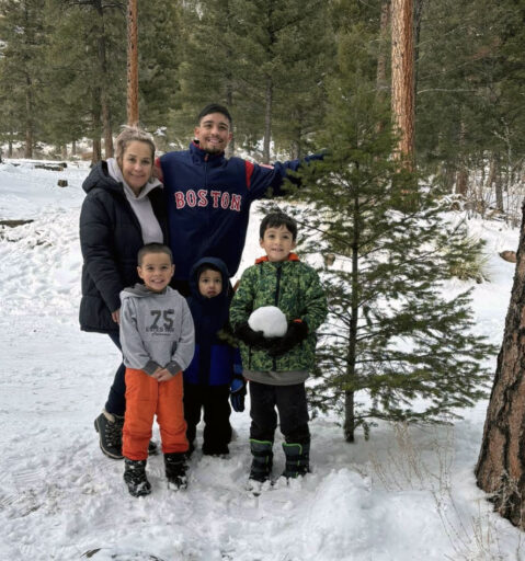 Familias cortaron pinos por una causa ambiental