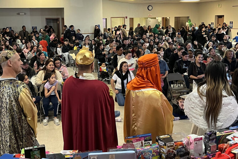 Reyes del Oriente llegaron a San Cayetano