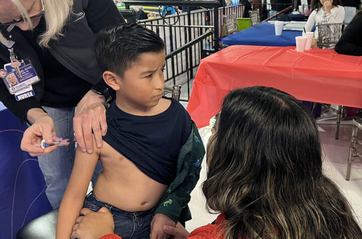 Vacuna contra el COVID fortalece inmunidad de los niños