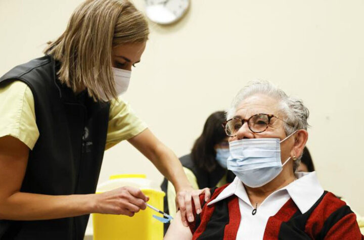 Autoridades sanitarias siguen en alerta por casos de COVID