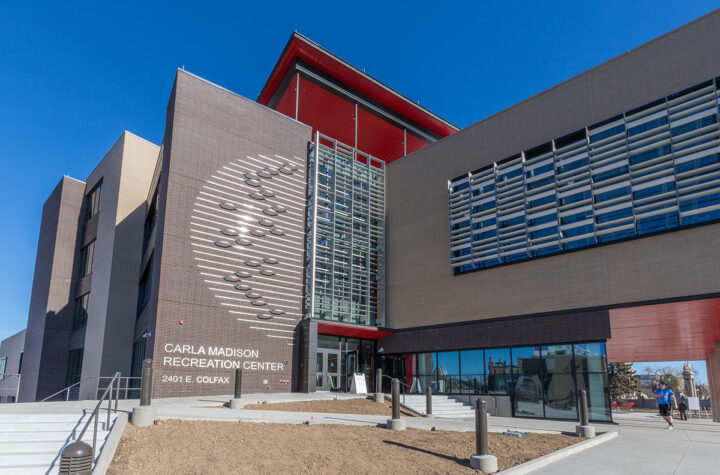 Denver Recreational Centers Reduce Hours Reducen su horario centros recreativos de Denver