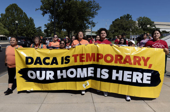 Coalición de Fiscales defiende DACA