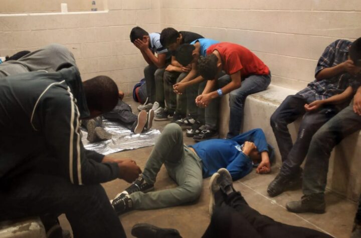 ICE estudia liberar a miles de inmigrantes detenidos por negativa republicana a aprobar ley