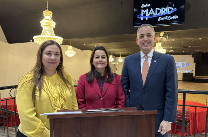 Small minority-owned businesses receive new support Pequeños negocios de minorías cuentan con nuevos apoyos