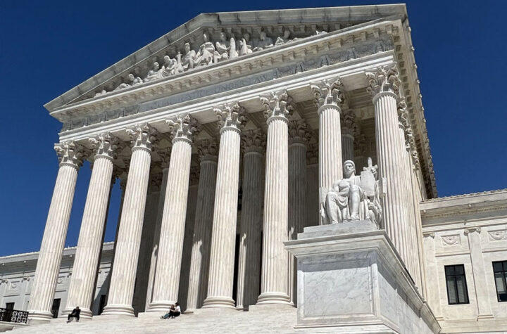 Trump sigue en primarias por decisión del Supremo