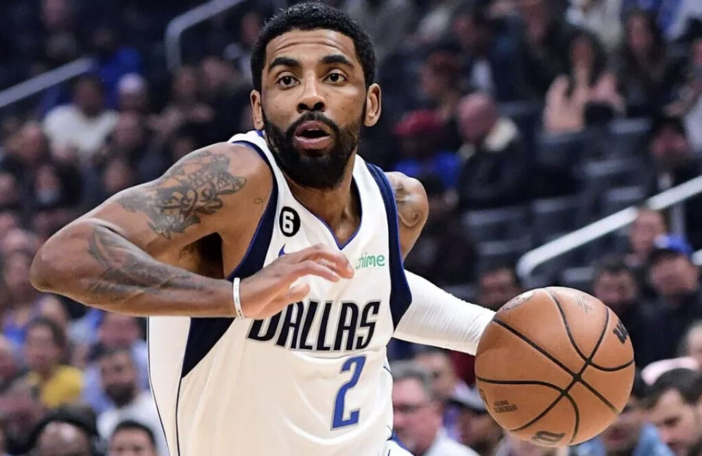 Irving golpea a Nuggets