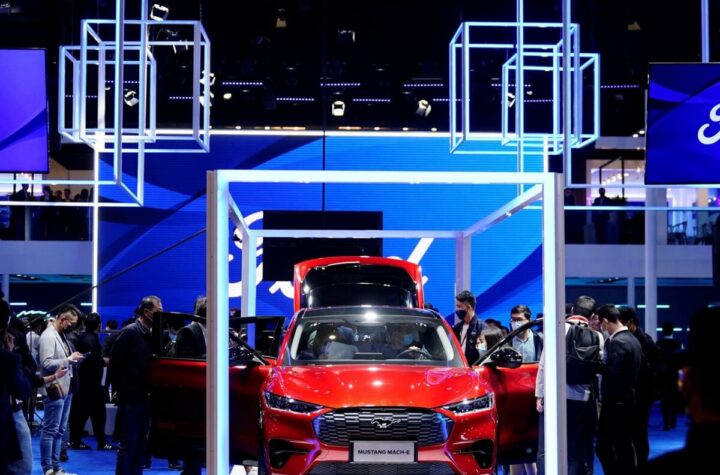 Venga y conduzca un automóvil eléctrico