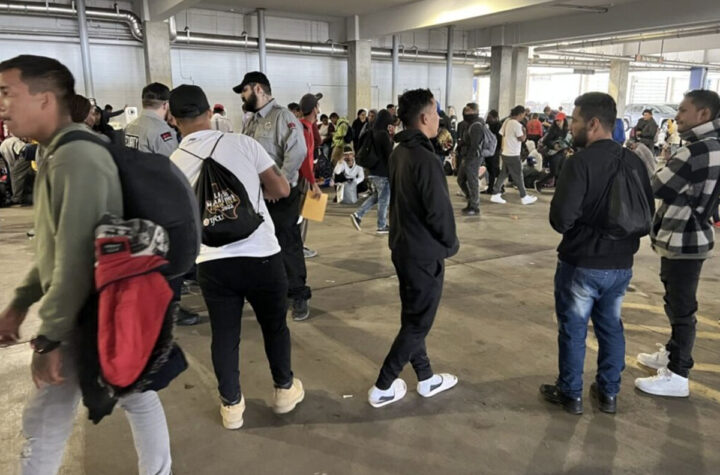 Denver limita a tres días albergue para nuevos inmigrantes