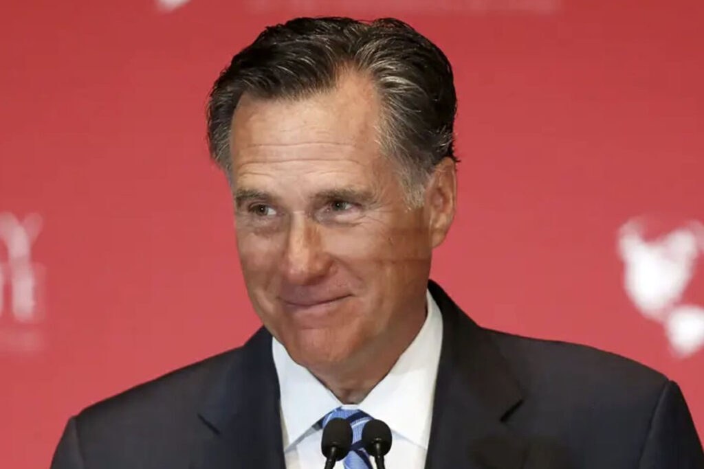 Romney elogia su decisión