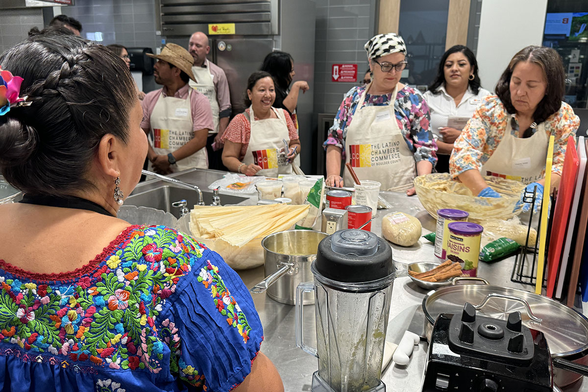 Chefs oaxaqueñas dictaron taller a restauranteros de Colorado