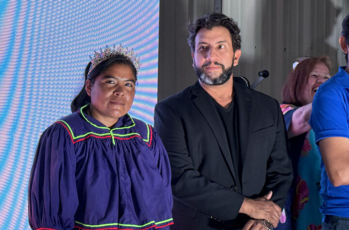Lorena Ramírez disfrutó del Bazar de San Cayetano