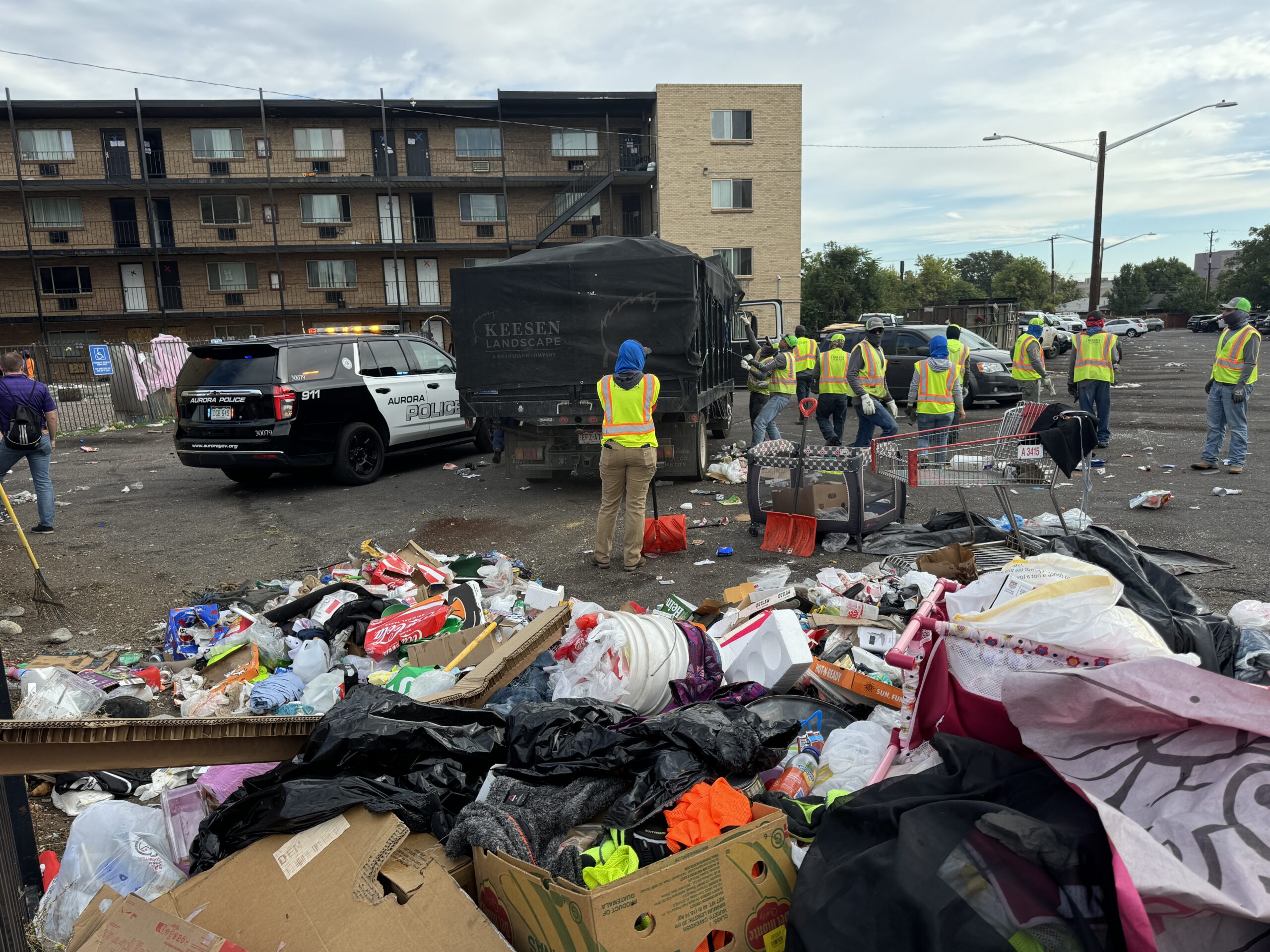 Finaliza desalojo de familias migrantes en Aurora sin incidentes