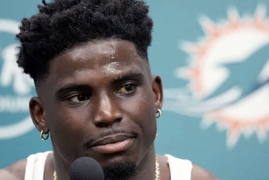 Tyreek Hill pide el despido del oficial que lo esposó y lo tiró al suelo