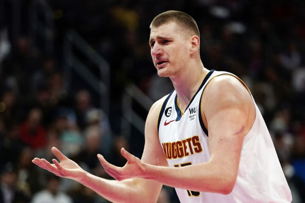 Nuggets debutaron con derrota ante Oklahoma