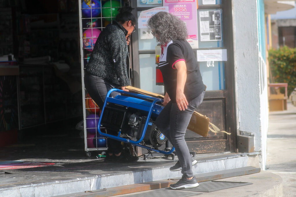 Apagones de 14 horas en Ecuador