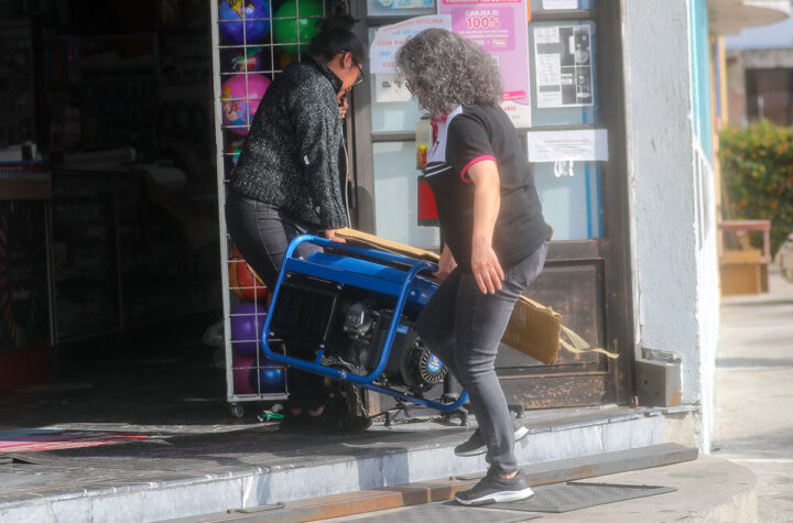 Apagones de 14 horas en Ecuador