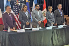 Hispanic Consuls in Colorado Unite to Support Migrant Community Cónsules hispanos en Colorado unen fuerzas en apoyo a comunidad migrante