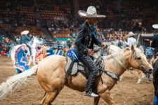 Extravaganza Mexicana celebró sus tres décadas