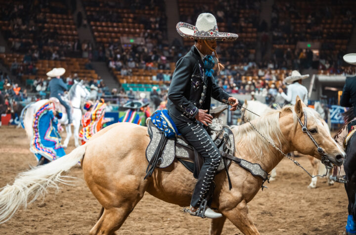 Extravaganza Mexicana celebró sus tres décadas