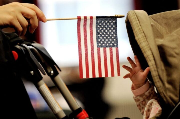 Trump busca negar ciudadanía a hijos de indocumentados