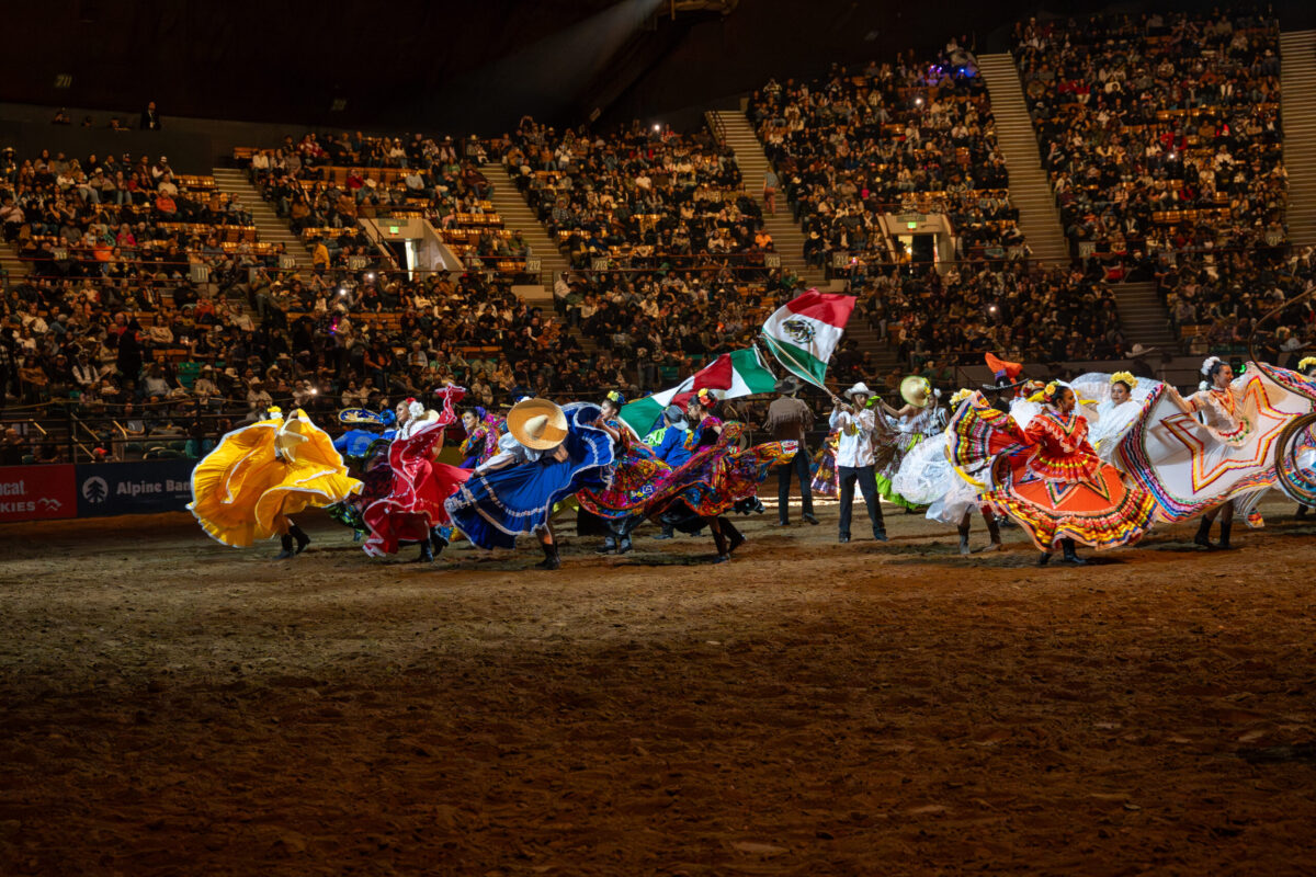 Extravaganza Mexicana celebró sus tres décadas