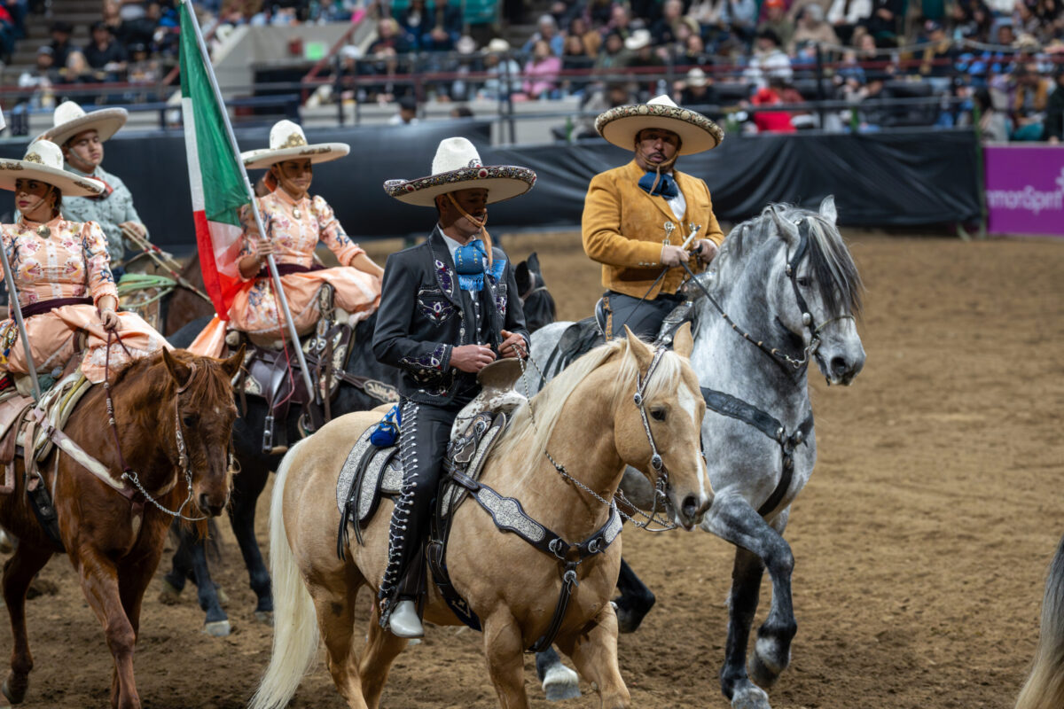 Extravaganza Mexicana celebró sus tres décadas