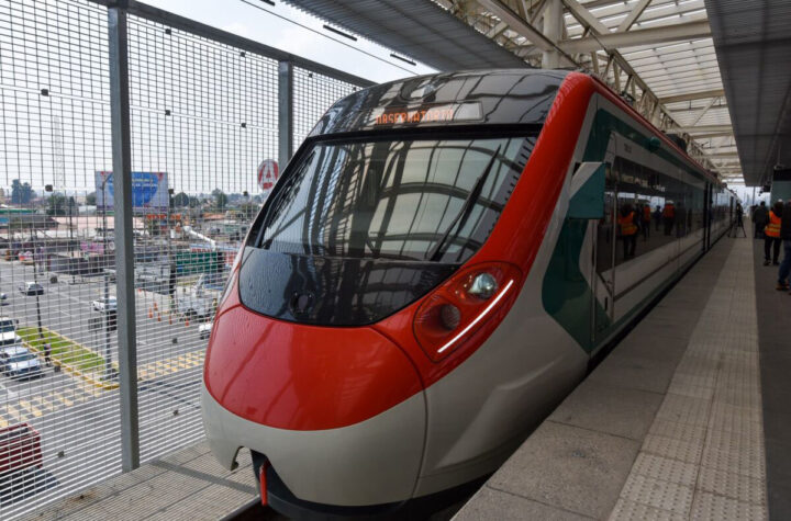 Nuevo aeropuerto con tren 