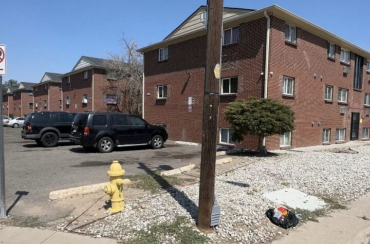 The Edge of Lowry Complex in Aurora Permanently Closed Cerrado definitivamente complejo The Edge of Lowry en Aurora